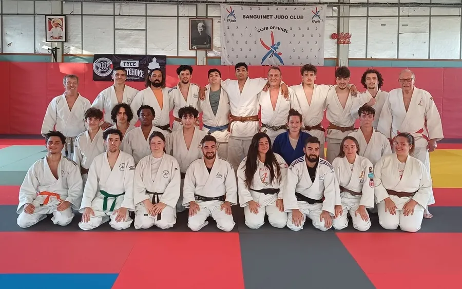 Photo de groupe des judokas du JCOV au Sanguinet Judo Club
